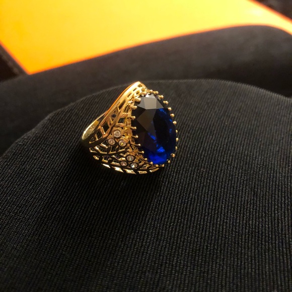 Ring.  Blue stone - Picture 3 of 6